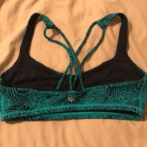 Lululemon size 6 sports bra